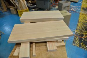 地桧八足案の天板