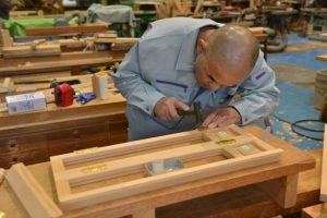 小5尺型御霊舎の建具取付