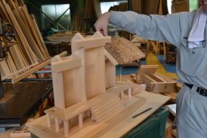 茅葺屋根違三社宮の製作