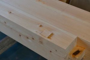 稲荷玉垣の土台埋め木