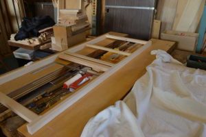 5尺型御霊舎の枠仕上げ