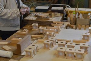 木製灯篭の火袋製作