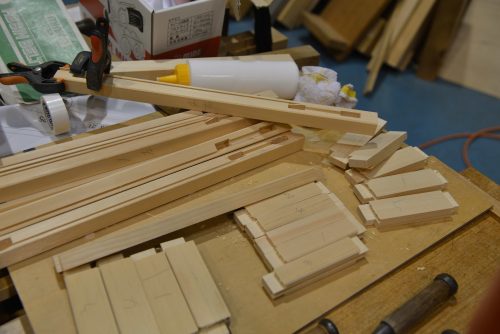 ２尺型御霊舎ガラス建具の加工